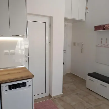 Apartment Perla 2 *