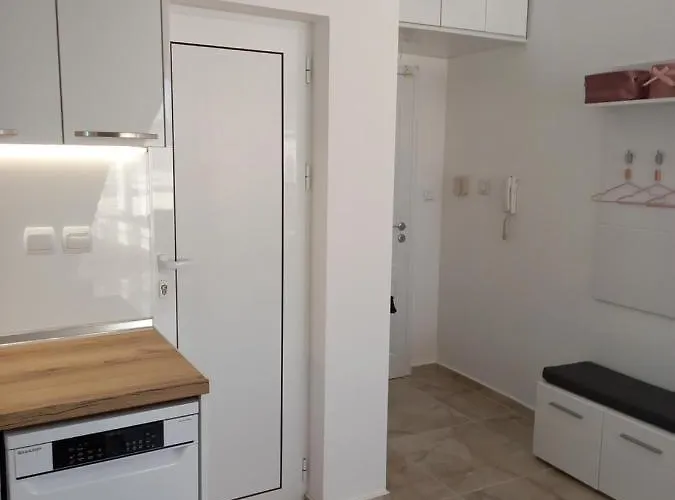 Διαμέρισμα Perla 2 *